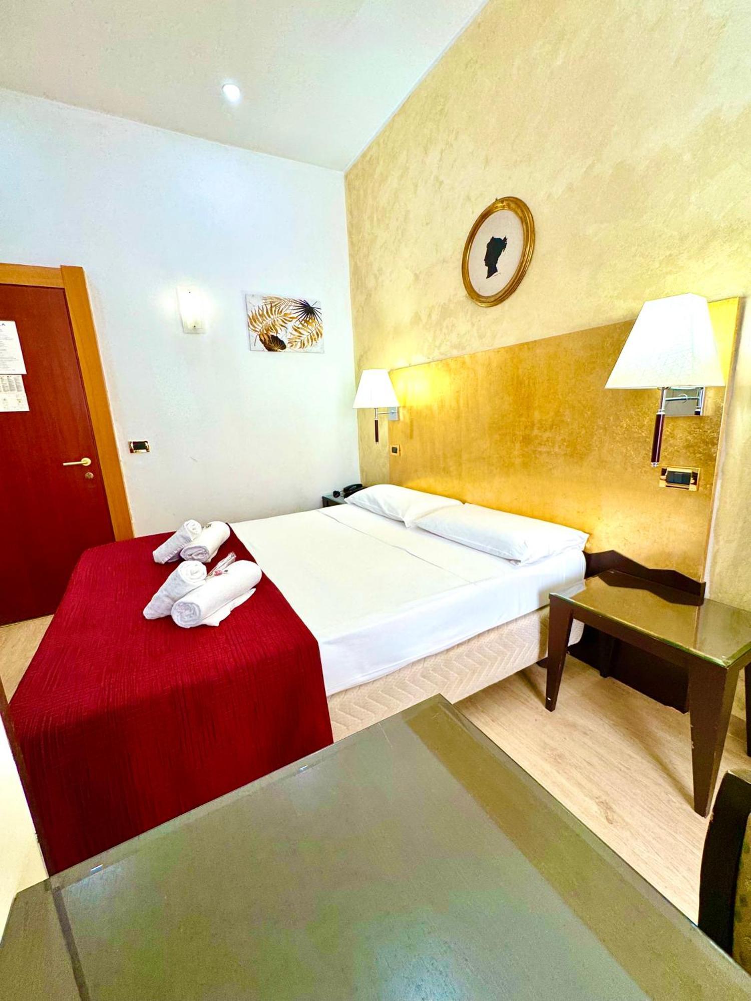 Hotel Fiorella Milano Eksteriør billede